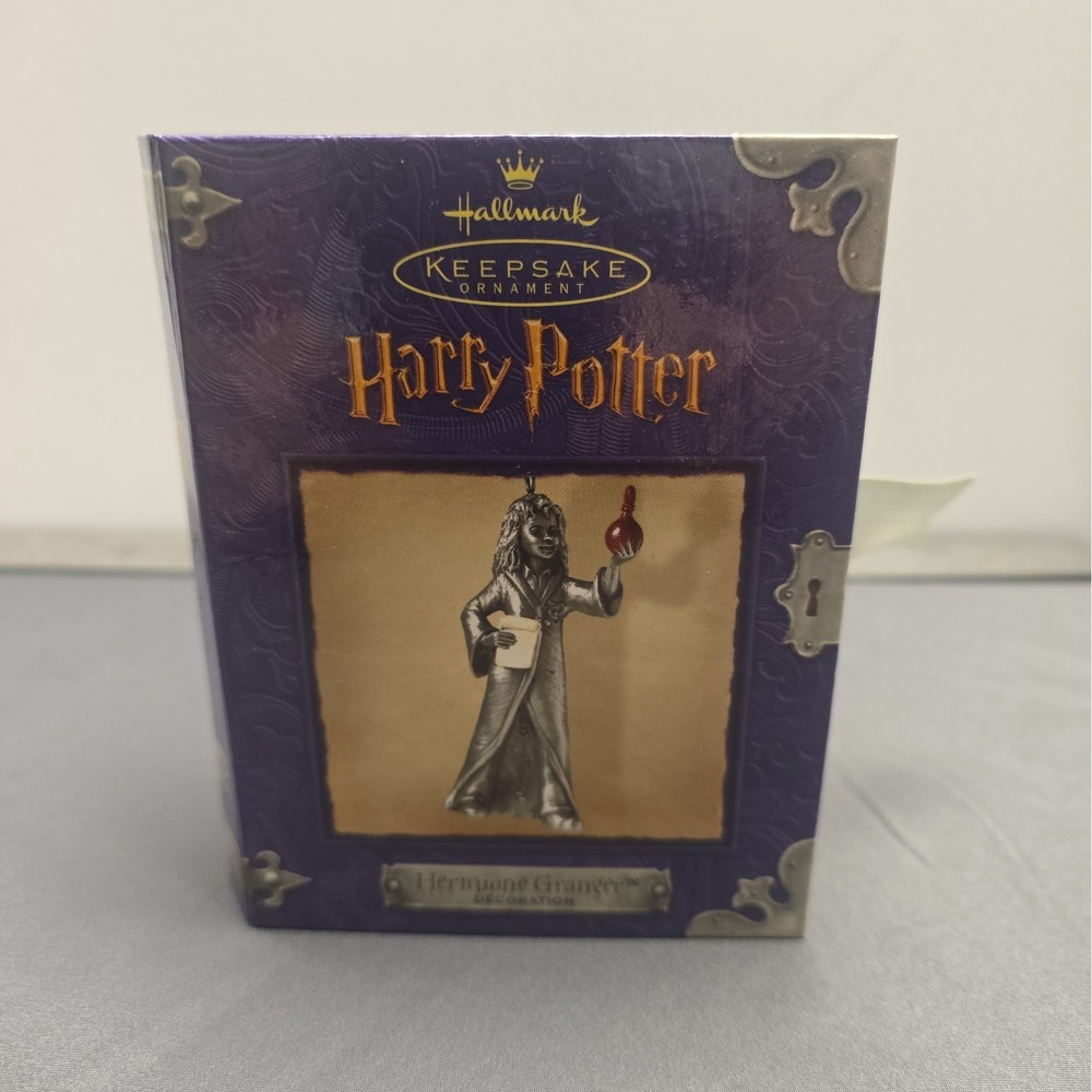 Hallmark Keepsake Christmas ornament Harry Potter 2001 Chooses A Wand Pewter NOS